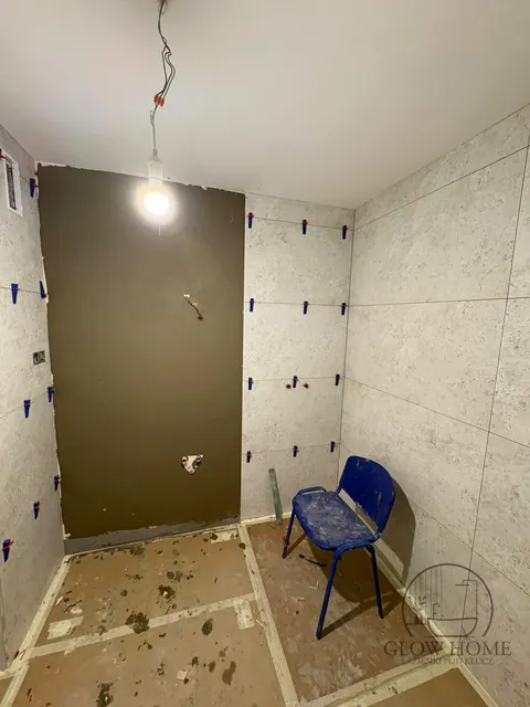 Zielęcice — płytki wielkoformatowe na ścianach, hydroizolacja w strefie prysznica